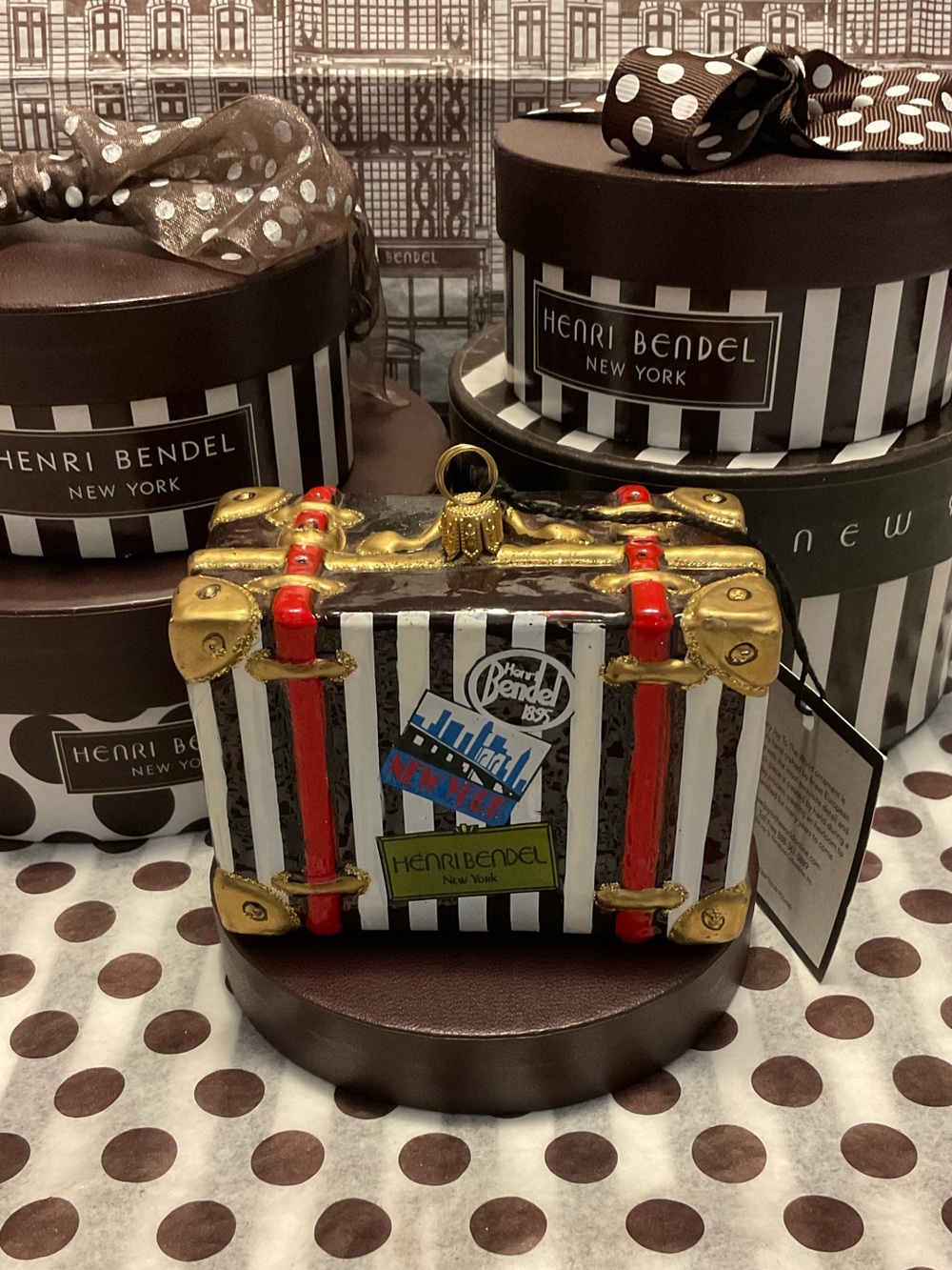 NWT Henri Bendel Joy to the World Suitcase Trunk Glass Ornament